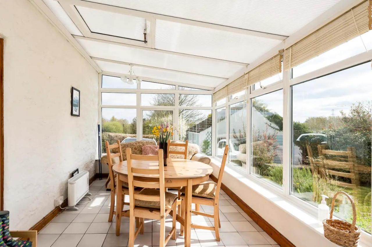 Llys Onnen - North Wales Holiday Cottage モールド エクステリア 写真