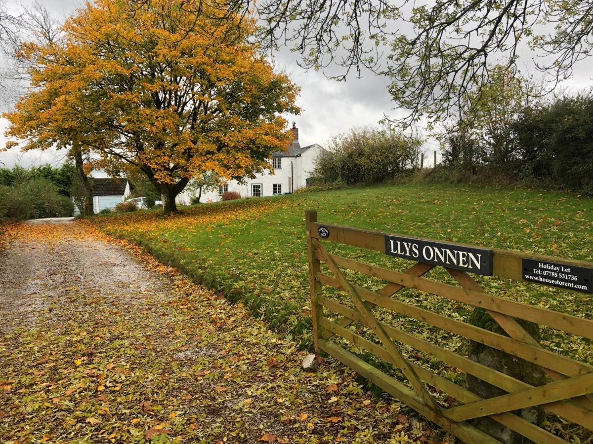 Llys Onnen - North Wales Holiday Cottage モールド エクステリア 写真